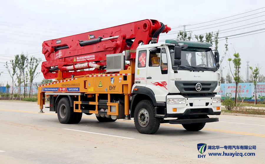 37米重汽斯太爾EHY5230THB型混凝土泵車