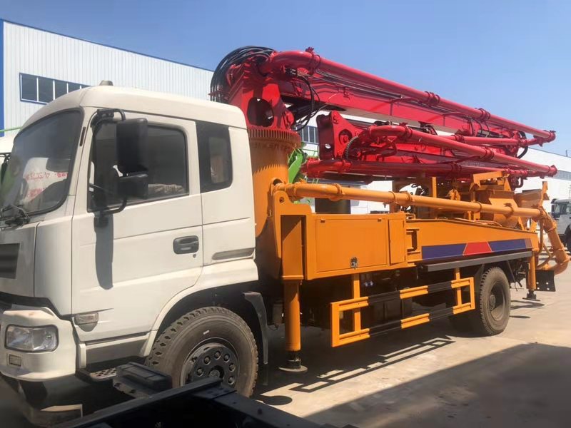 東風(fēng)混凝土攪拌天泵車