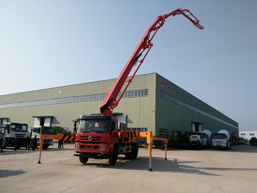 37米混凝土小型泵車