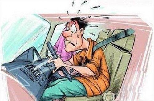開啟暖氣后出風(fēng)口不宜向上沖著面部吹
