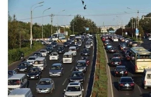 “最傷車”的3個駕駛習(xí)慣，新手一定要看，老司機也容易犯錯